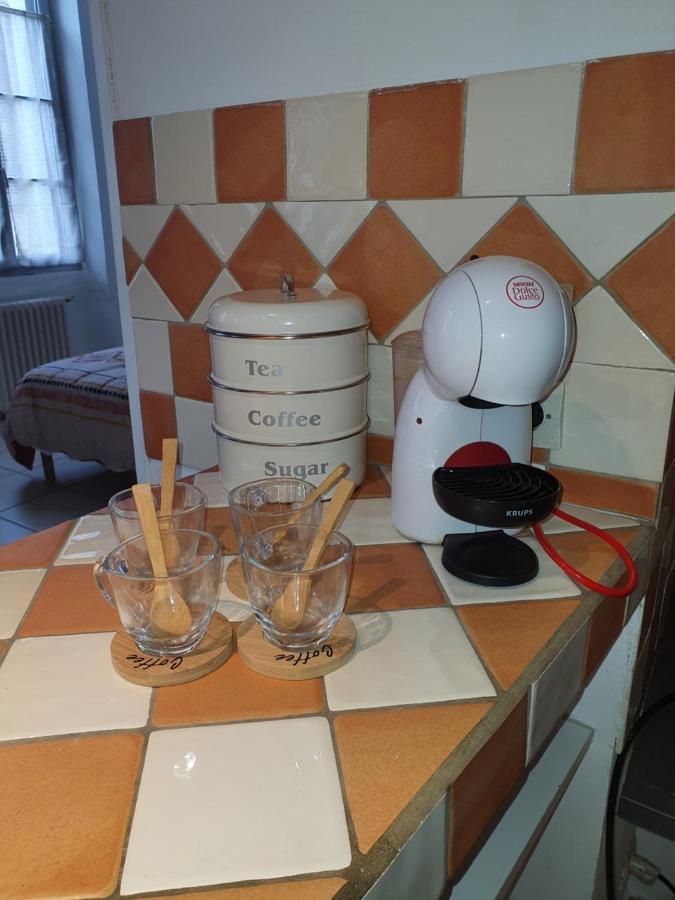 Entre Arenes Et Maison Carree Ним Экстерьер фото